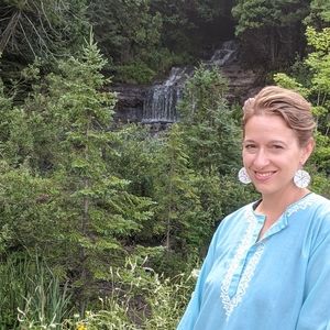 Meet your Posher, Eva